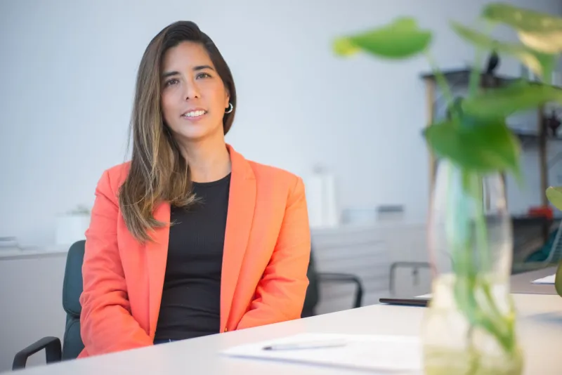 Batom e Poder Não São Opostos: As Empreendedoras Que Transformaram a Feminilidade em Estratégia de Império